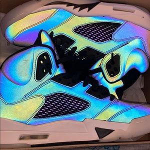 Jordan 5s reflective .SIZE 8.5 WOMENS